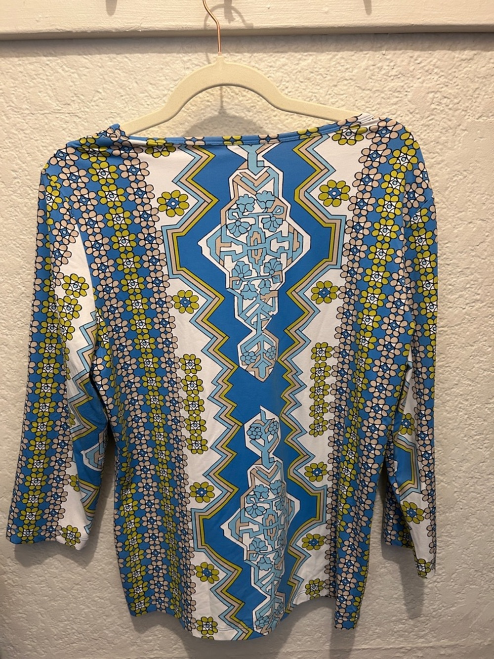 Blue Floral-Print V-Neck Long Sleeve Top - Picture 3 of 3